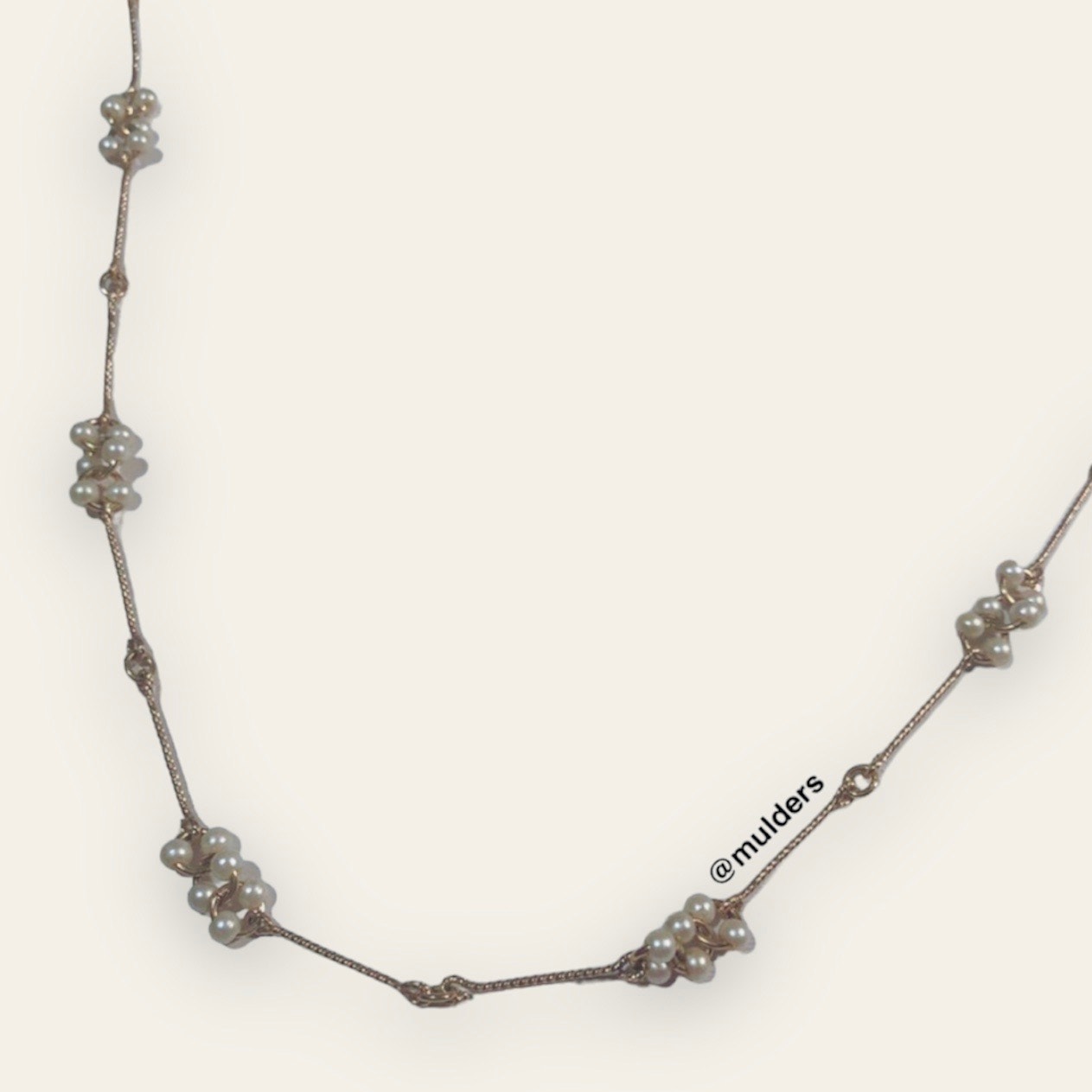 Vintage Avon Gold Tone Faux Pearl Necklace 24$